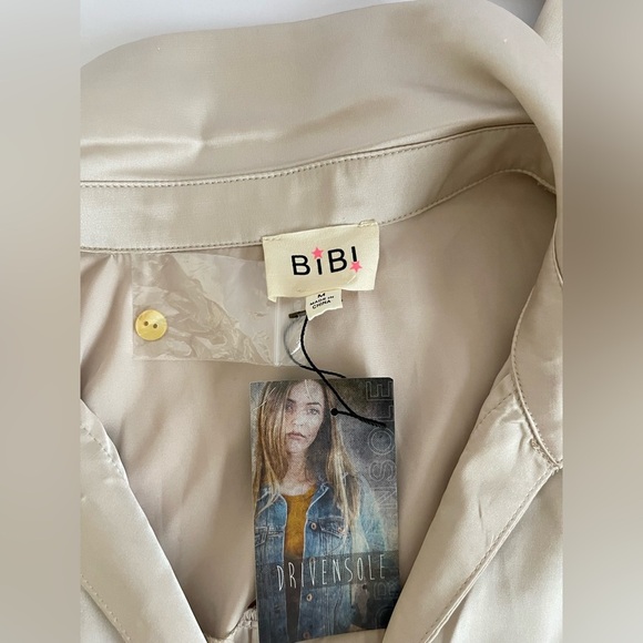 NWT BiBi Oversized Button Down Blouse. - Picture 6 of 7